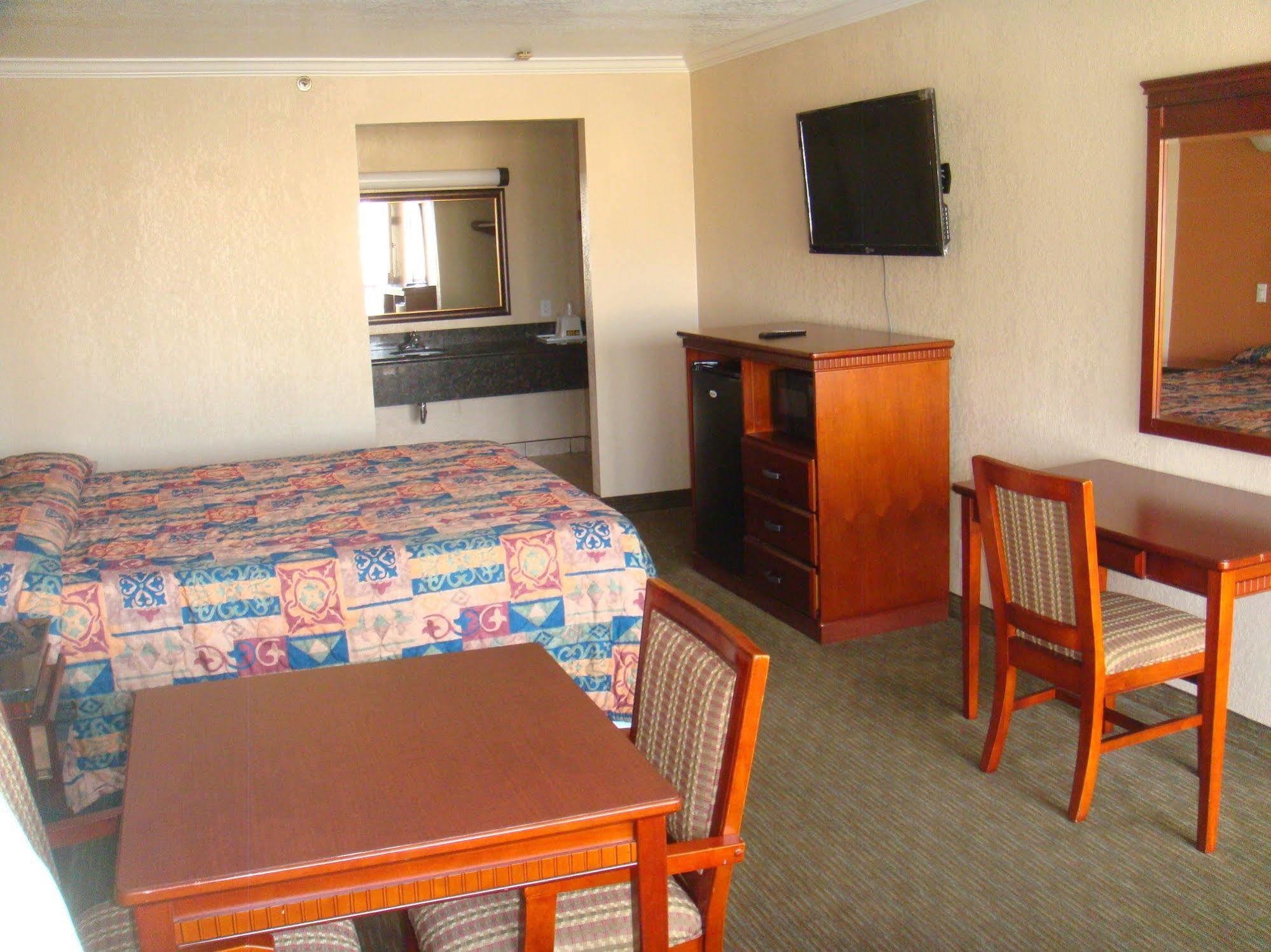 Budget Inn La Puente Εξωτερικό φωτογραφία